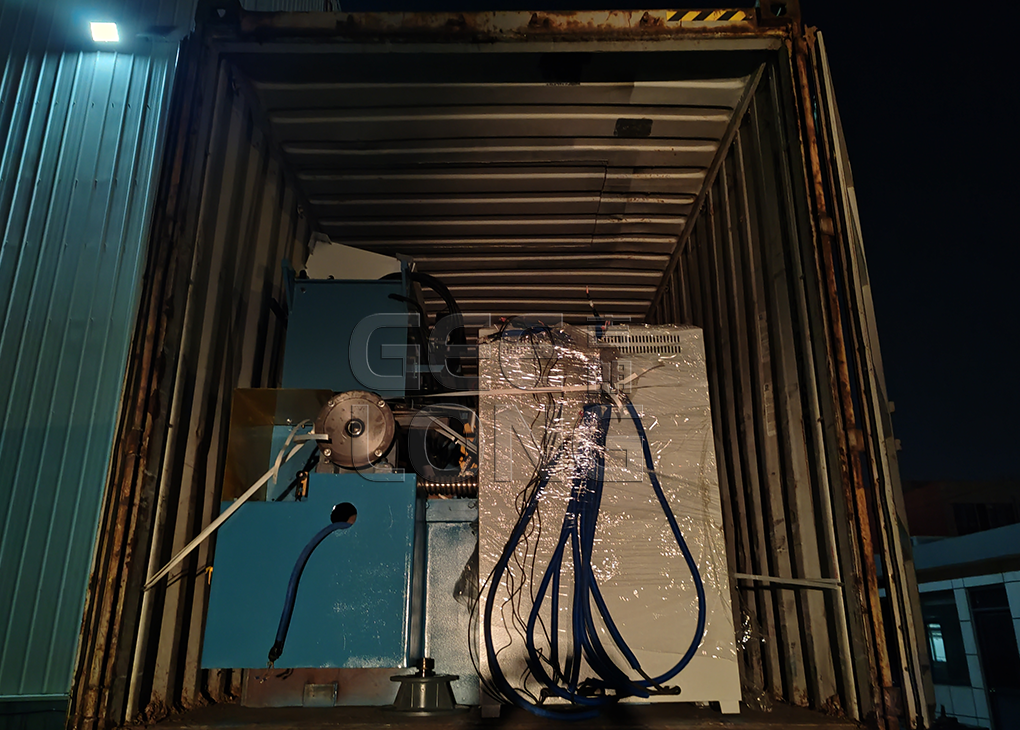 Geelong exportou a máquina de descascamento de folheado sem spindlear para a Indonésia para a Indonésia