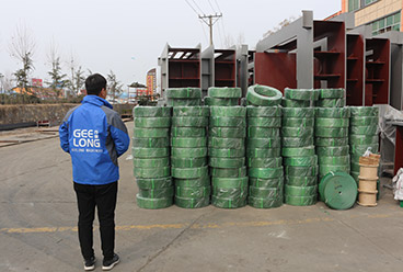 máquinas e peças de reposição para folheado de madeira exportadas para o Gabão