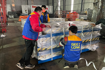 GEELONG exportou máquina levantadora de mesa de madeira compensada 3T