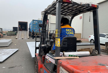 3 contêineres de secagem de folheado sólido são exportados