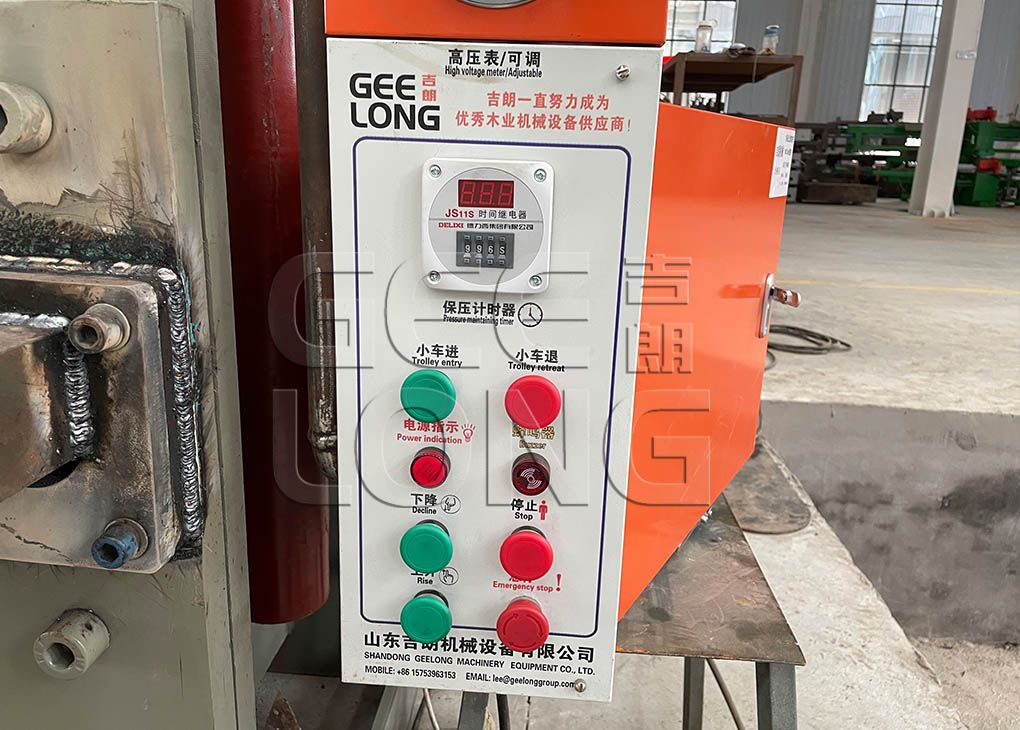 China GEELONG máquina de prensagem a frio de madeira compensada com sistema de carregamento tipo corrente