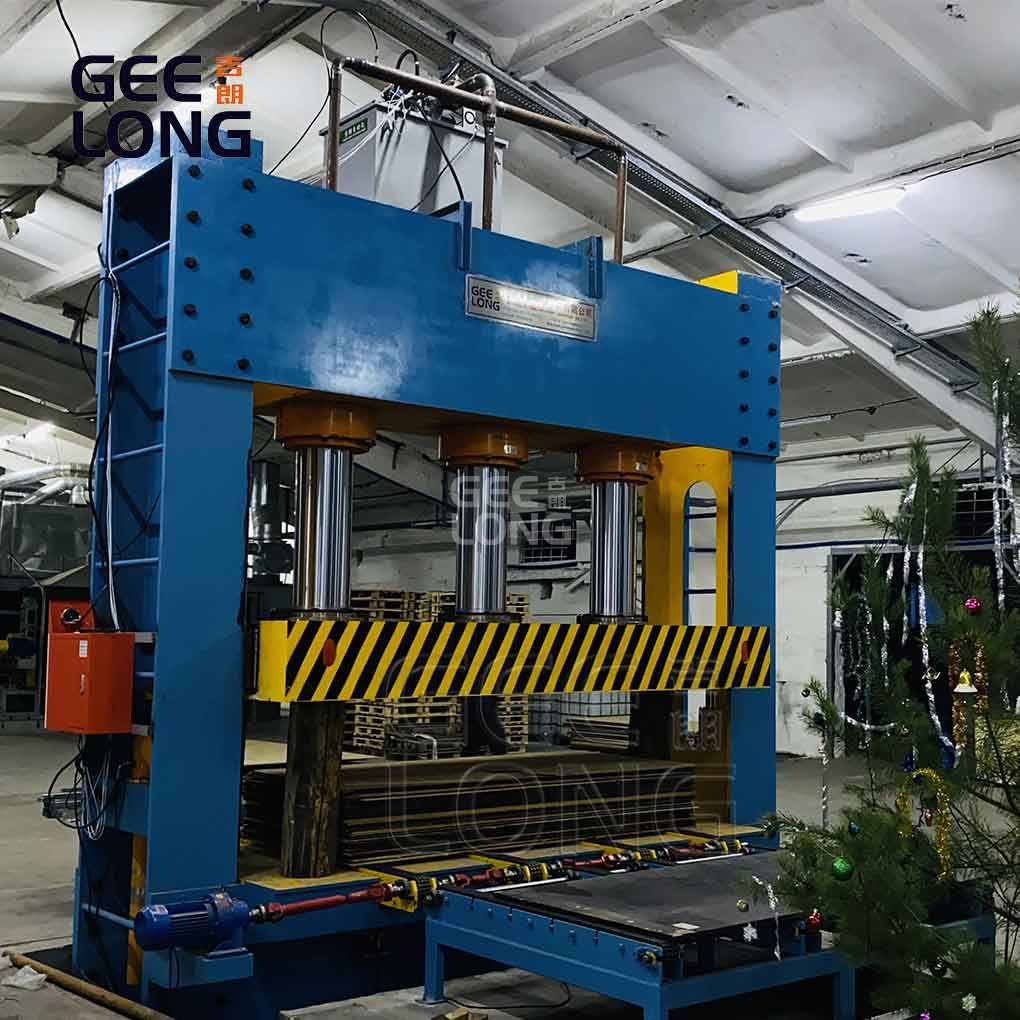 Fábrica de máquinas de prensagem a frio de madeira compensada da China