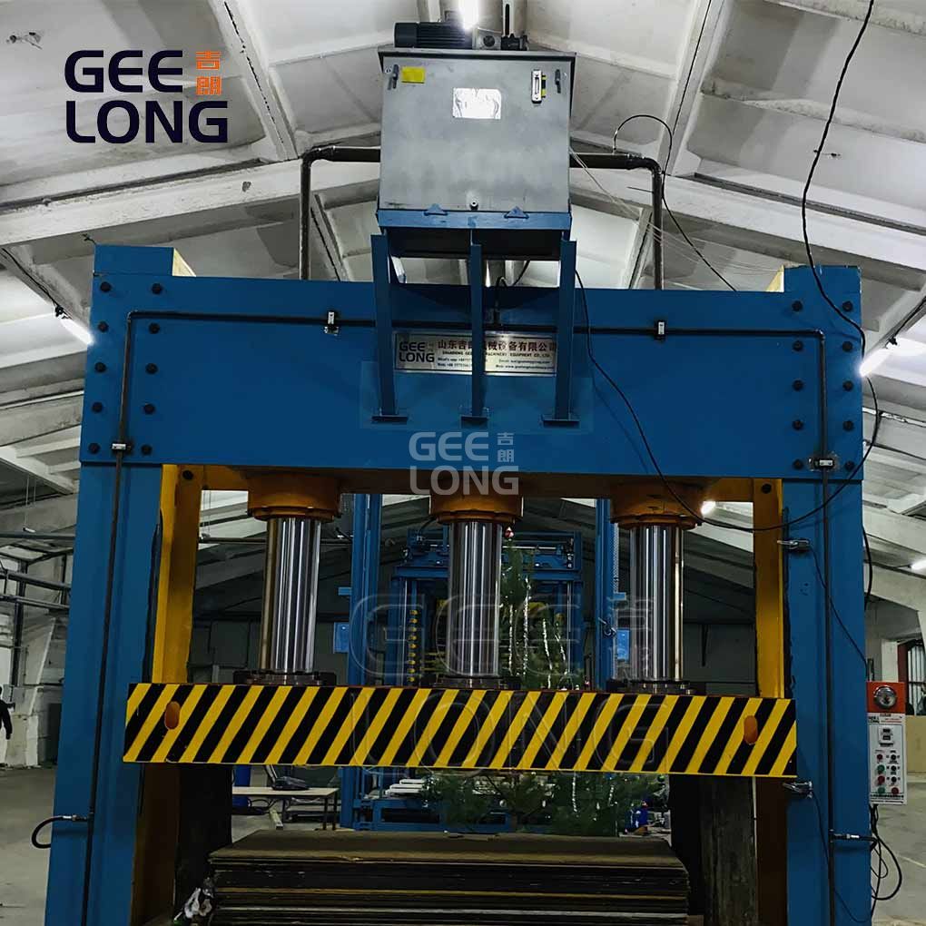 Fábrica de máquinas de prensagem a frio de madeira compensada da China