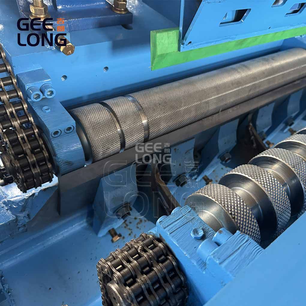 Linha de descascamento da lâmina de madeira de pequeno porte GEELONG Linha de descascamento da lâmina de madeira de pequeno porte GEELONG